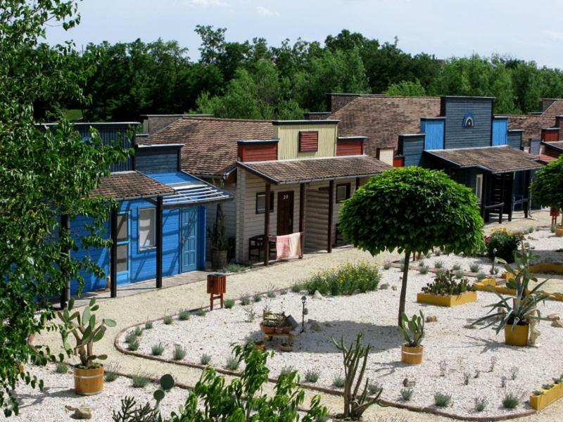 Convoy Panzio Bed & Breakfast Szajol Екстериор снимка